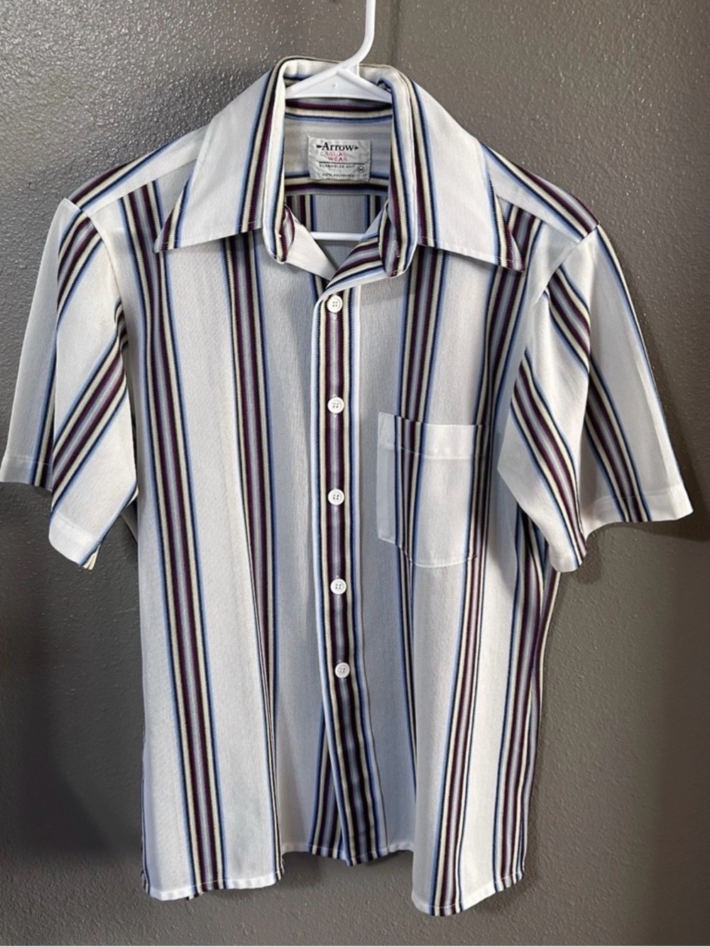 Arrow Men's White Short-Sleeve Button-Up Shirt with Navy and Brown Stripes